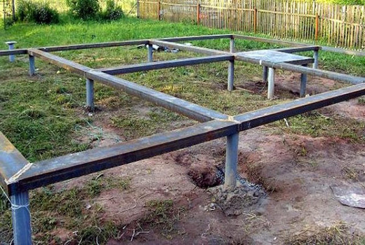 Сооружение свайного фундамента
